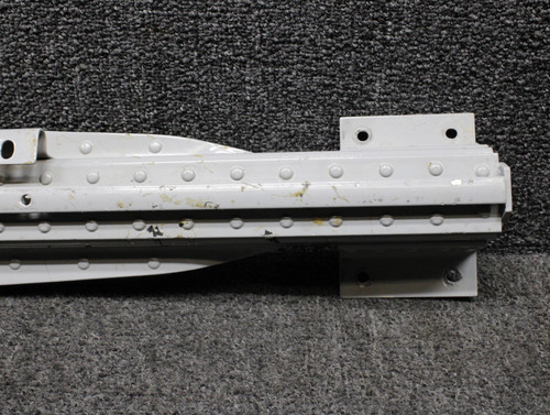 0812987-6 Cessna 310L Center Seat Outboard Seat Track RH