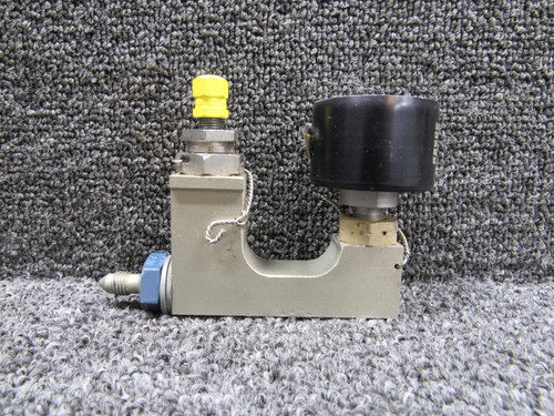 05167-18215203, 6517101-24 Cessna Citation 560 V Brake Pressure Gauge w Fitting
