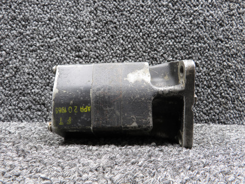 2CM9ABE-6 (Alt: 3883029) General Electric 2 Pole Tachometer Generator (Scarring)