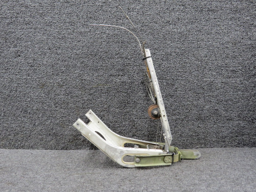 95266-000, 96332-000 Piper PA-34-200T Trim Stabilator Bracket Assembly