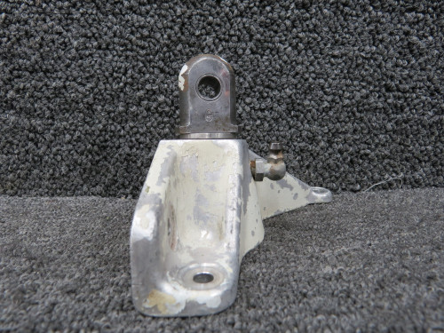 95643-007 Piper PA-34-200T Main Gear Truss Bracket with Stud