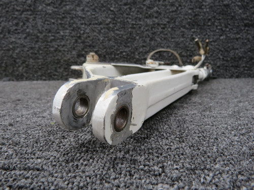 67025-005, 67797-004 Piper PA-34-200T Main Landing Gear Truss Assembly LH