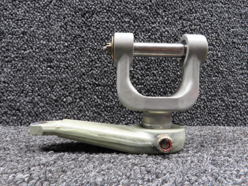 5565619-4 (Use: 5565619-6) Cessna 550 Nose Steering Arm Assembly and Yoke