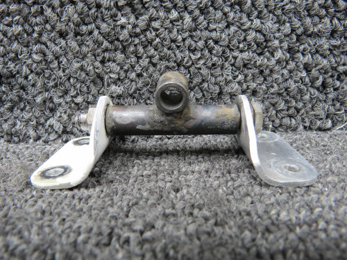 37511-011 Piper PA-34-200T Cowl Flap Rod Bracket and Spacer