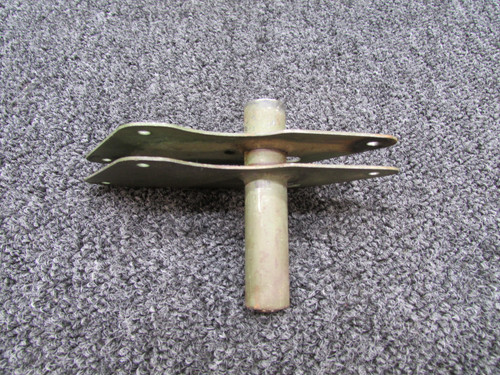 0523223-1 (Use: 0422430-2) Cessna 170-172 Aileron Bellcrank RH