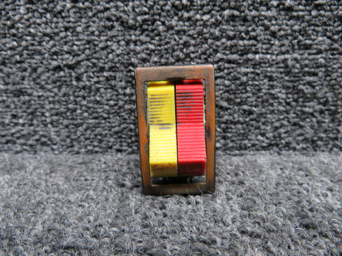 S1846-3-2 Cessna T207 Fuel Pump Switch (Volts: 28)