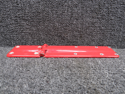 1211661-2, 1211661-1 Cessna T207 Fwd Cargo Door Hinge Assembly Lower