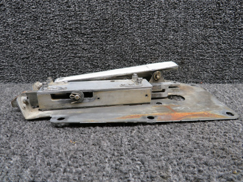 1217049-7 (Use: 1217049-15) Cessna T207 Cabin Door Latch Assembly LH (Cracked)