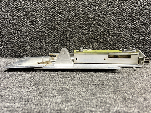 1717039-3 Cessna 177B Pilot Cabin Door Latch Assembly