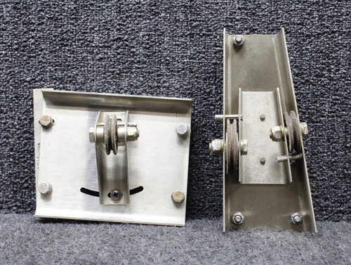 047-4123-01, 047-4140-00 Mooney M20J King Radio Autopilot Servo Bracket Set