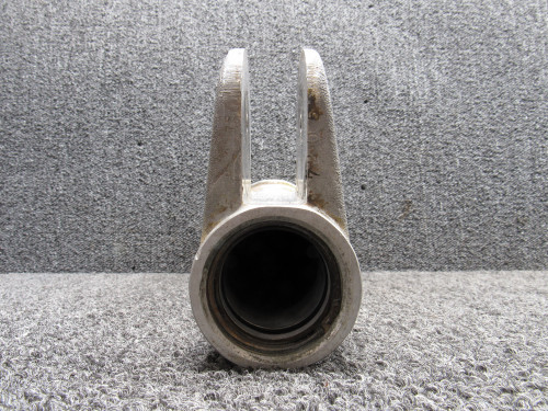 65319-004 (Cast: 65319-3) Piper PA28-140 Main Landing Gear Cylinder w Head