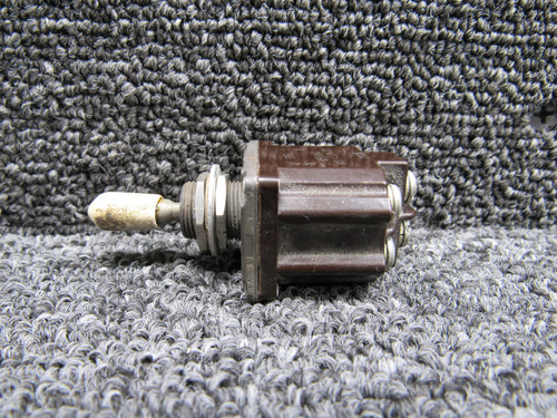 8501K1 (Alt: MS24524-21) Cutler Hammer Toggle Switch