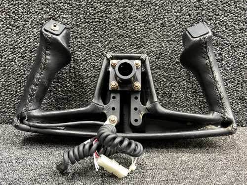 0719081-1 (Use: 0719081-5) Cessna 182T Co-Pilot Control Wheel Assy w Accessories