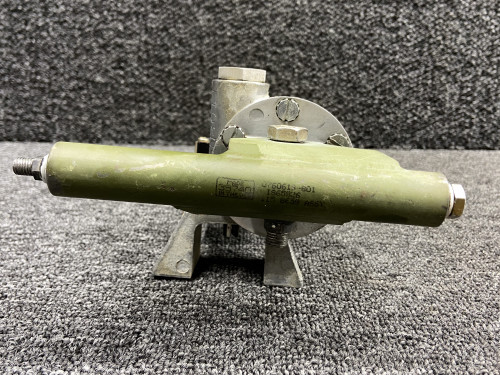 C301002-0118 (Use: C301002-0120) Cessna 182T Flap Actuator Assembly