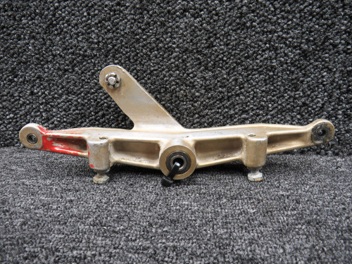 40339-000 (Cast: 40338) Piper PA-31 Aileron Bellcrank LH