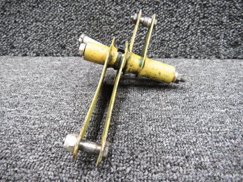 0760703-6 Cessna 182M Aileron Bellcrank RH