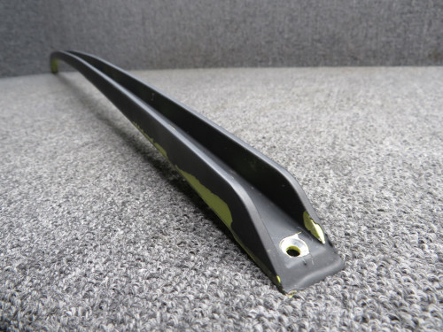 SLS-030-100-135 Bell 505 Center Post Windshield Retainer