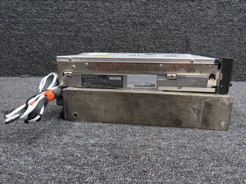 069-1024-30 Bendix King KX-155 VHF Nav-Comm Radio with Tray (Volts: 14, Core)