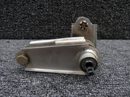 0862100-15 Cessna Outboard Wing Inboard Flap Bellcrank LH