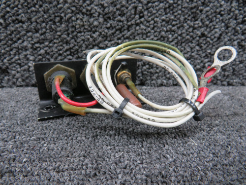 0712031-1, S1090-22 Cessna 182 Auxiliary Fuse Holder Bracket with Fuses