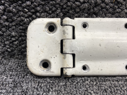 0711037-19, 0711037-21 Cessna 182R Lower Cabin Door Hinge Assembly LH
