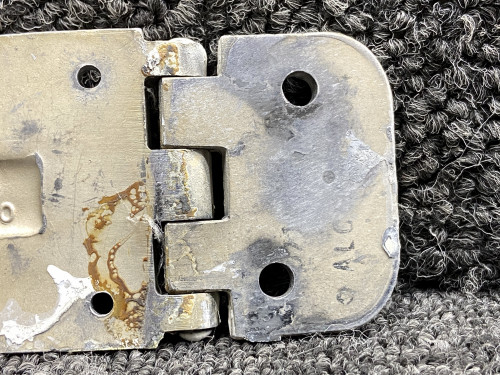 0711037-18, 0711037-20 Cessna 182 Lower Cabin Door Hinge Assembly RH