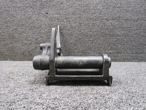 40298-003, 44182-000 Piper PA-31T Inboard Rudder Pedal Arm Assembly w Pedal