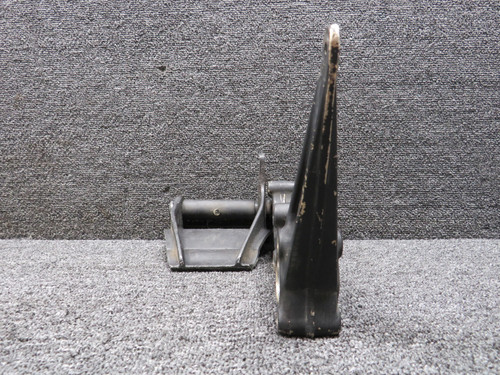 40298-003, 44182-000 Piper PA-31T Inboard Rudder Pedal Arm Assembly w Pedal