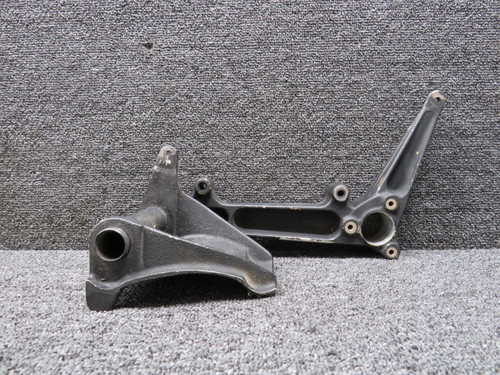 40298-003, 44182-000 Piper PA-31T Inboard Rudder Pedal Arm Assembly w Pedal