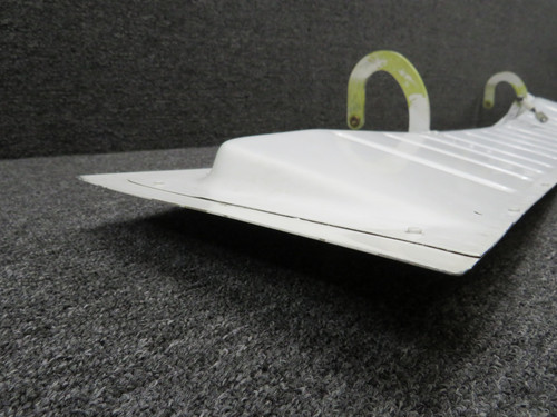 50-820179-33 Beech King Air 350 Nose Landing Gear Door LH