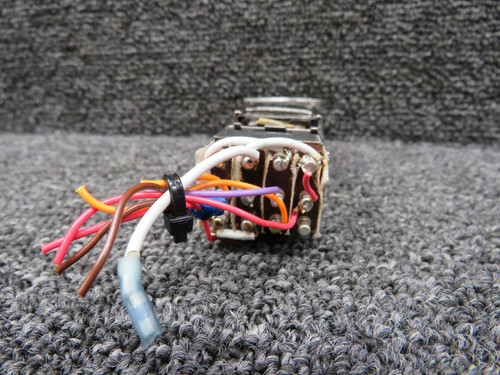 1941-2 Twist-Lite, Master Specialties RH Engine Fire Annunciator Switch