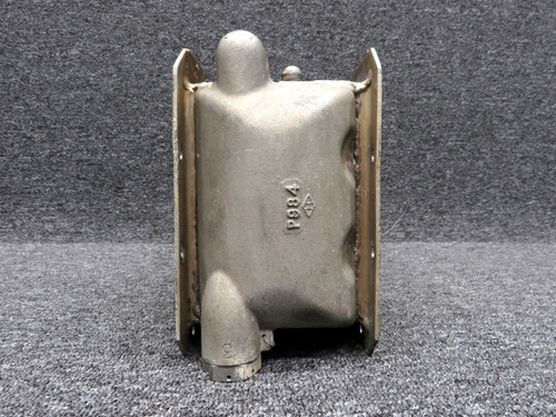 8537831 (Alt: 555-681) Harrison AP09AN13-06 Oil Cooler Assembly