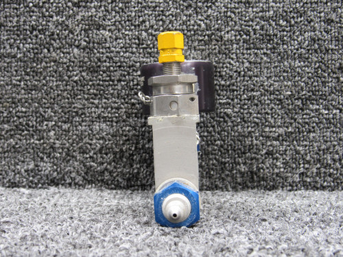 05167-18215203 Cessna Citation 550 Pressure Gauge with Fitting