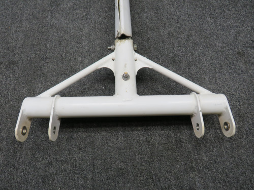 0942005-10, 0942005-1, DDA06217-1 Cessna 162 Nose Gear Strut and Trunnion Assy