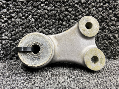 206-001-540-001 (Cast#: 206-001-540-1) Bell 206B Center Servo Actuator Bellcrank