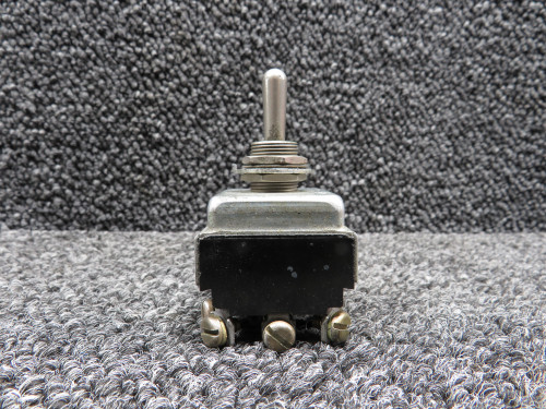 7662K7 (Alt: MS25068-21) Cessna Toggle Switch