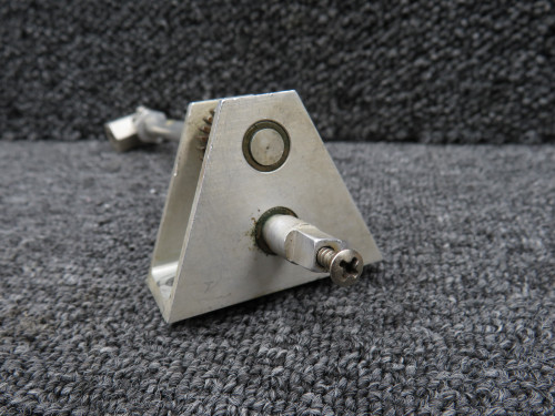 0716635-1 Cessna 182R Fuel Selector Valve Gear Shaft Assembly