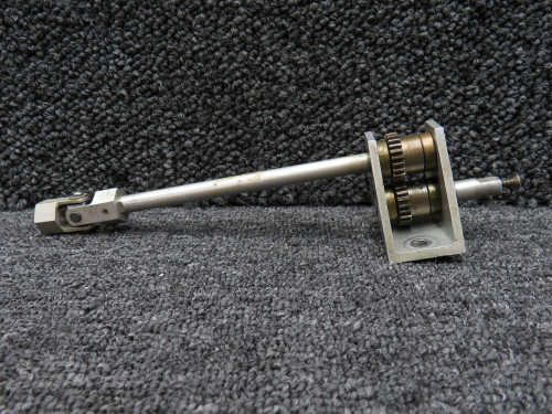 0716635-1 Cessna 182R Fuel Selector Valve Gear Shaft Assembly