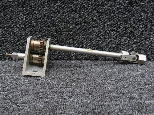 0716635-1 Cessna 182R Fuel Selector Valve Gear Shaft Assembly