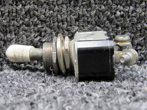 MS35058-23 (Alt: 8810K15) Cutler-Hammer Toggle Switch