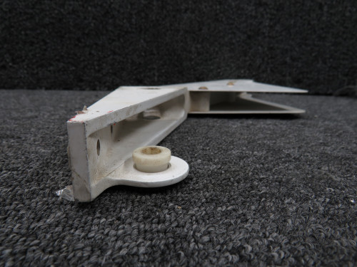 28955-001 Cirrus Center Flap Hinge LH