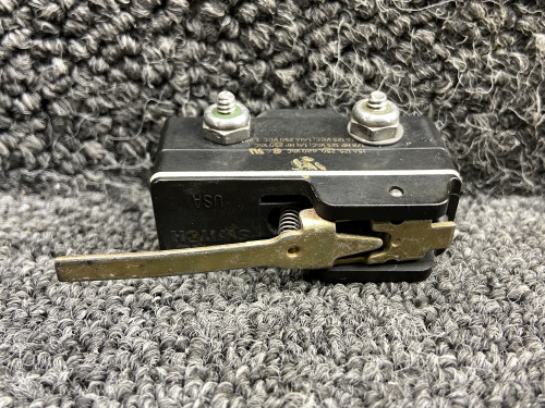 36742-014 (Alt: BZ-2RW805551-A2) Piper PA28RT-201T Gear Down Limit Switch