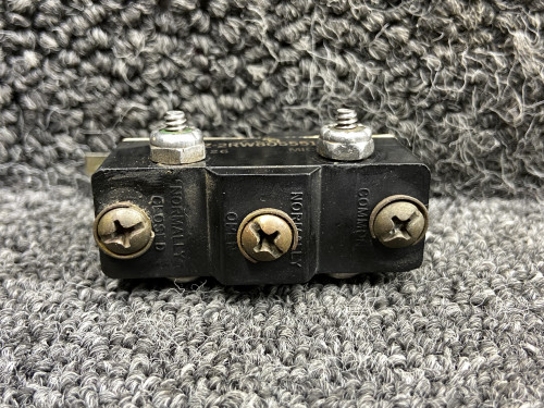36742-013 (Alt: BZ-2RW805551-A2) Piper PA28RT-201T Main Gear Squat Switch LH