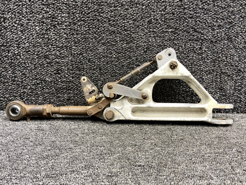 67025-010, 67797-007 Piper PA28RT-201T Main Gear Retract Truss Assy RH w Link