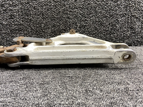 67025-010, 67797-007 Piper PA28RT-201T Main Gear Retract Truss Assy RH w Link