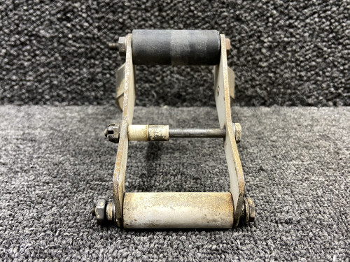 35737-004, 35737-005 Piper PA28RT-201T Nose Gear Door Retract Arm Set