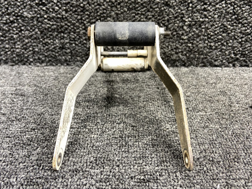 35737-004, 35737-005 Piper PA28RT-201T Nose Gear Door Retract Arm Set