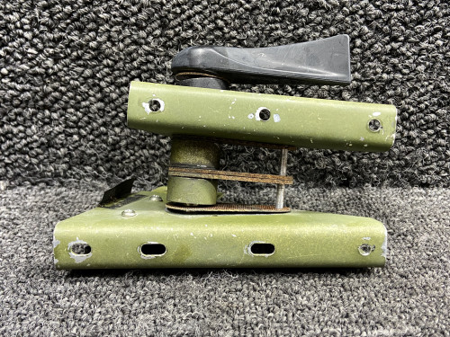 24047-000, 67215-003 Piper PA28RT-201T Control Quadrant Mounting Bracket Set