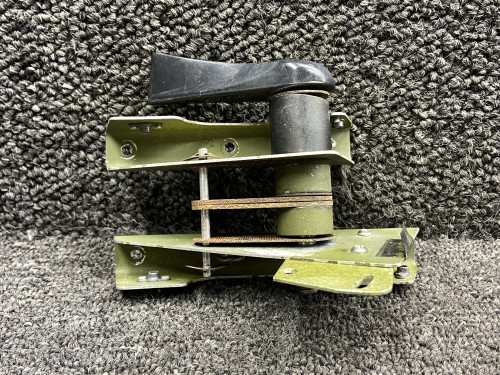 24047-000, 67215-003 Piper PA28RT-201T Control Quadrant Mounting Bracket Set