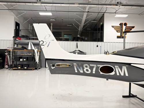 Cirrus SR22 Fuselage with Data Tag & Logbooks